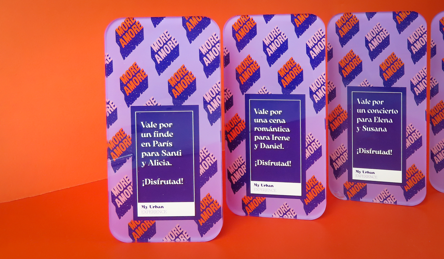 Tarjeta regalo de metacrilato transparente personalizada con dato variable para cada experiencia.